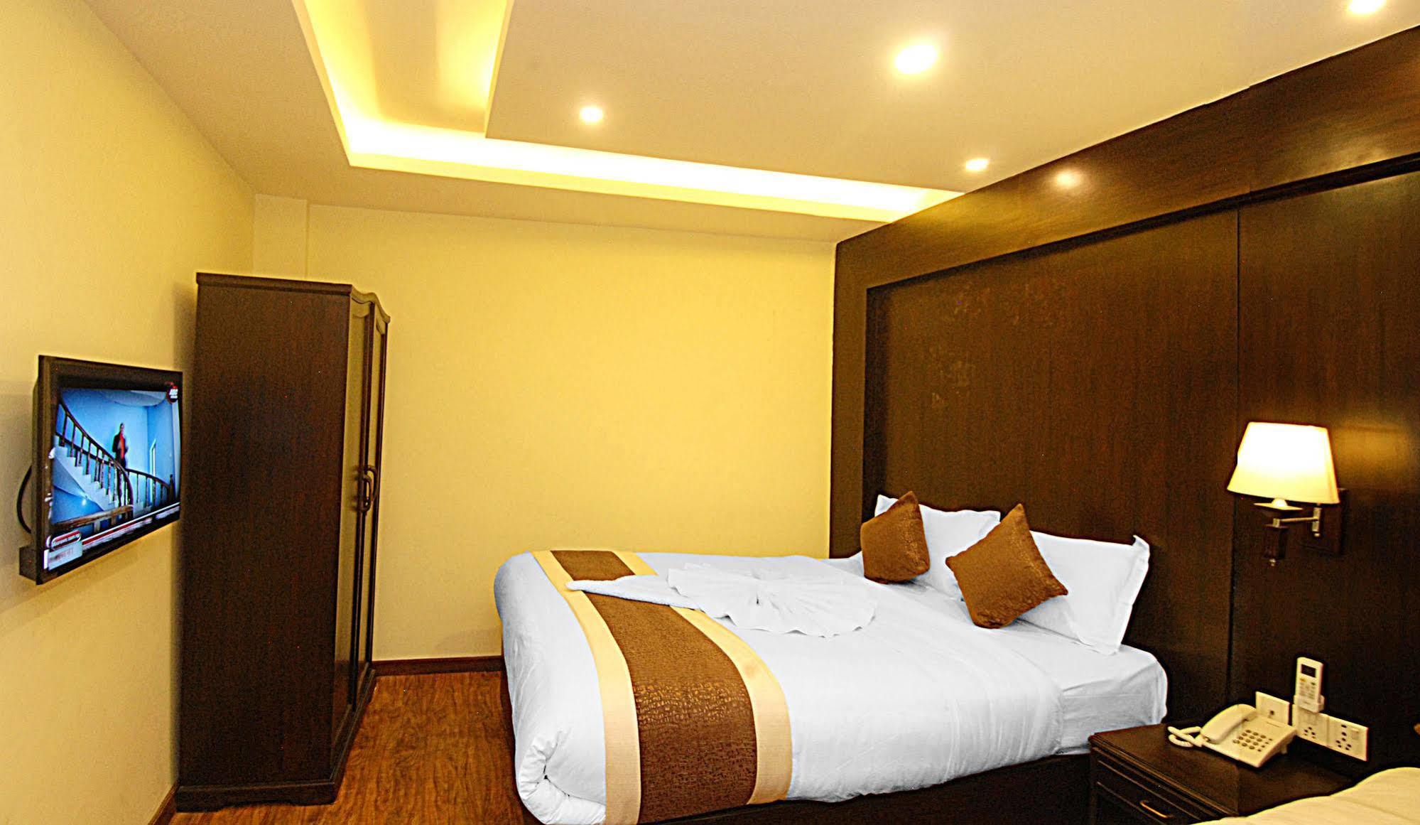 Kathmandu Grand Hotel Extérieur photo